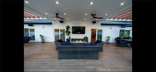9150 Zelzah Avenue, Northridge, CA 91325