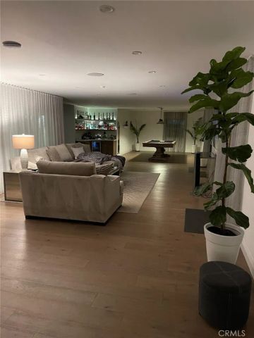 9150 Zelzah Avenue, Northridge, CA 91325