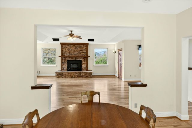 240 Mina Lane, Grants Pass, OR 97526