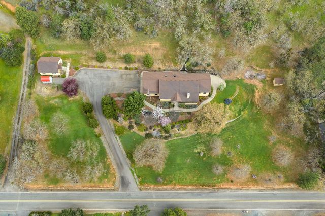 240 Mina Lane, Grants Pass, OR 97526