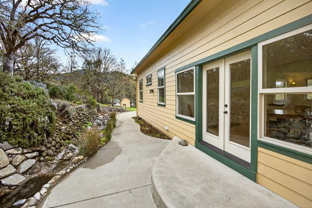 240 Mina Lane, Grants Pass, OR 97526