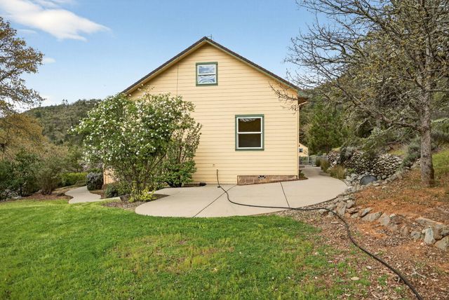 240 Mina Lane, Grants Pass, OR 97526