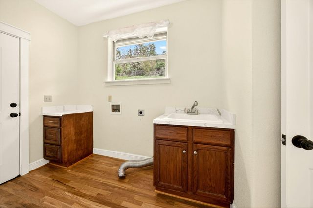 240 Mina Lane, Grants Pass, OR 97526