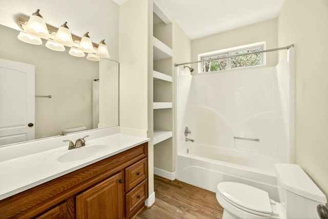 240 Mina Lane, Grants Pass, OR 97526