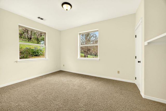 240 Mina Lane, Grants Pass, OR 97526