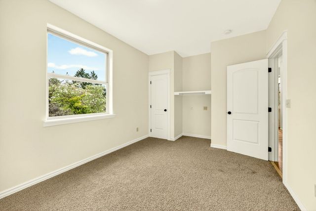 240 Mina Lane, Grants Pass, OR 97526