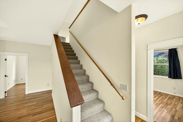 240 Mina Lane, Grants Pass, OR 97526