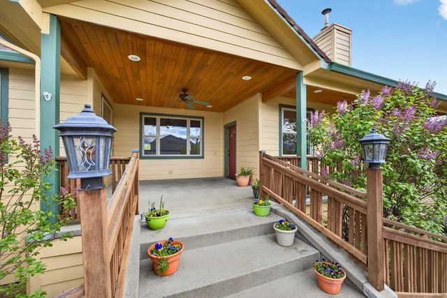 240 Mina Lane, Grants Pass, OR 97526