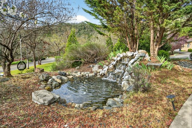 240 Mina Lane, Grants Pass, OR 97526