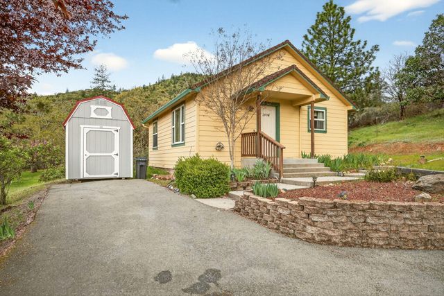 240 Mina Lane, Grants Pass, OR 97526