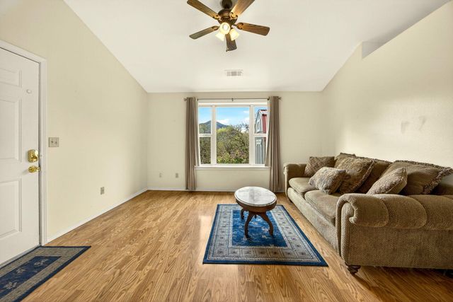 240 Mina Lane, Grants Pass, OR 97526