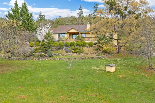 240 Mina Lane, Grants Pass, OR 97526