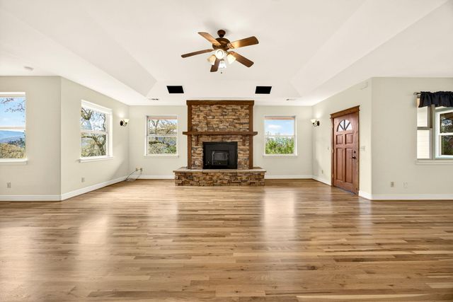 240 Mina Lane, Grants Pass, OR 97526