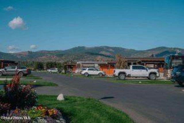51 Sand Trap Ln, Blanchard, ID 83804