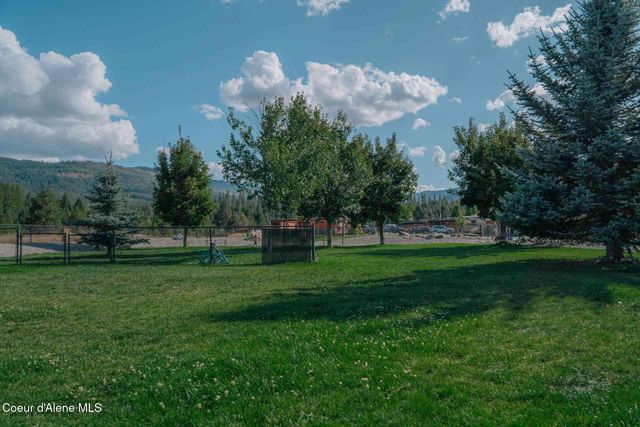 51 Sand Trap Ln, Blanchard, ID 83804