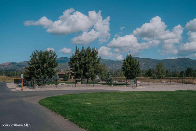 51 Sand Trap Ln, Blanchard, ID 83804