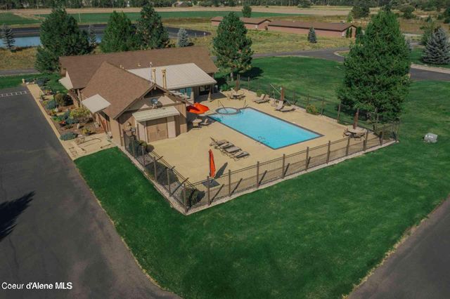 51 Sand Trap Ln, Blanchard, ID 83804