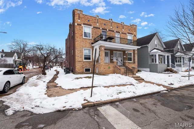 4763 Goethe Avenue, St Louis, MO 63116