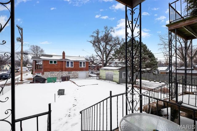 4763 Goethe Avenue, St Louis, MO 63116