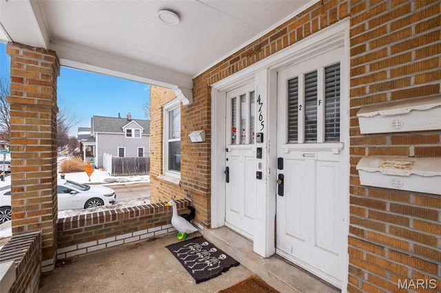 4763 Goethe Avenue, St Louis, MO 63116