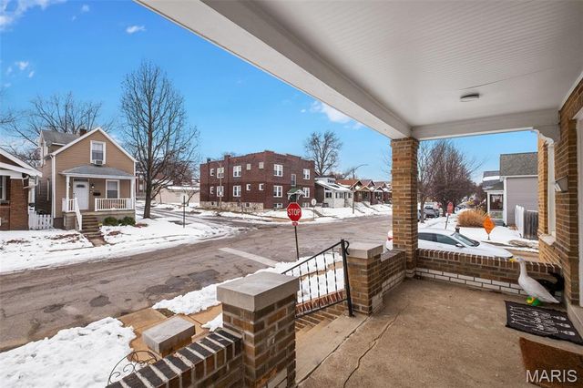 4763 Goethe Avenue, St Louis, MO 63116