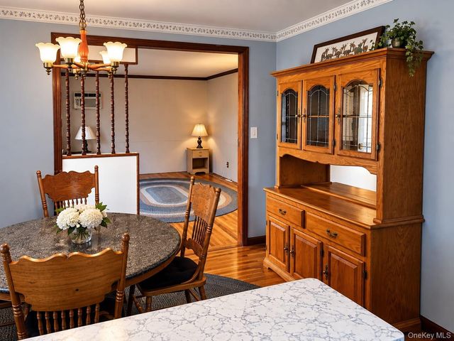 1460 Joyce Lane, Seaford, NY 11783