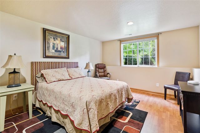 1303 NW Shoreline Court, Ankeny, IA 50023