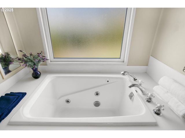 3437 Ne BENTON St, Newport, OR 97365