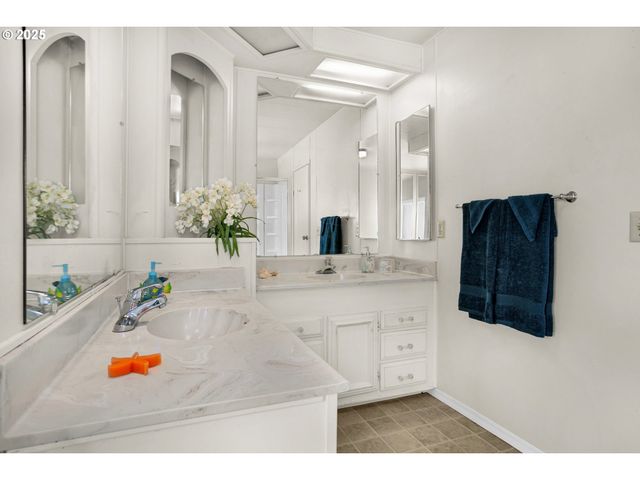 3437 Ne BENTON St, Newport, OR 97365