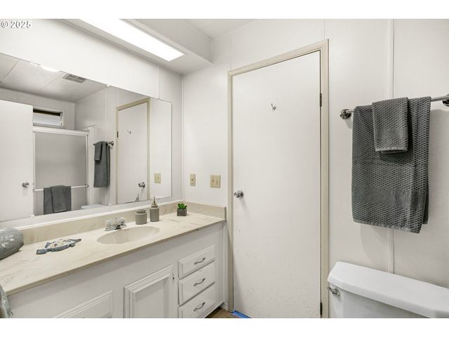 3437 Ne BENTON St, Newport, OR 97365