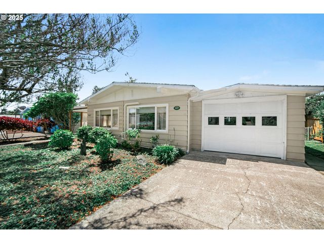 3437 Ne BENTON St, Newport, OR 97365