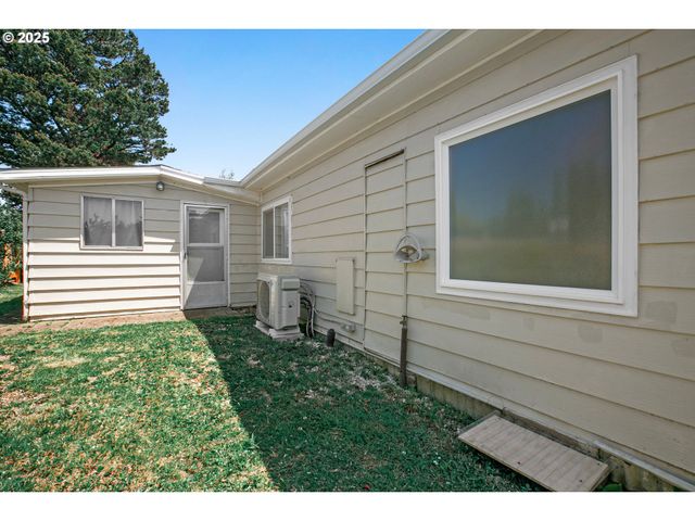 3437 Ne BENTON St, Newport, OR 97365