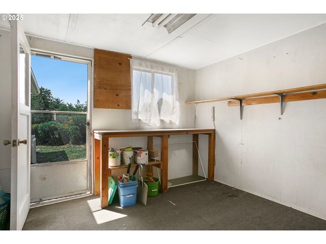 3437 Ne BENTON St, Newport, OR 97365