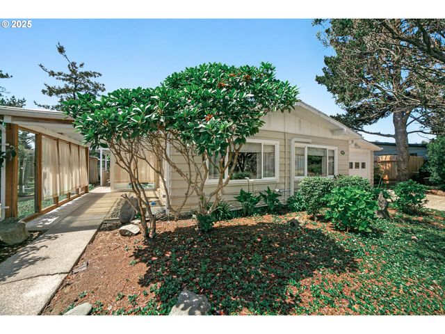 3437 Ne BENTON St, Newport, OR 97365