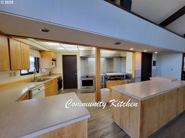 3437 Ne BENTON St, Newport, OR 97365