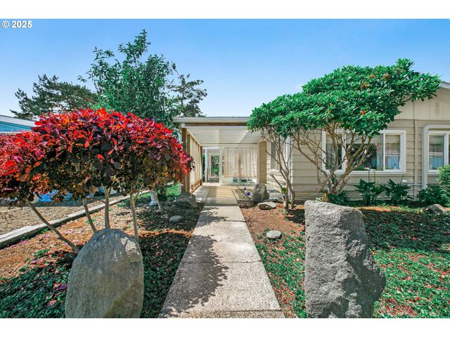 3437 Ne BENTON St, Newport, OR 97365