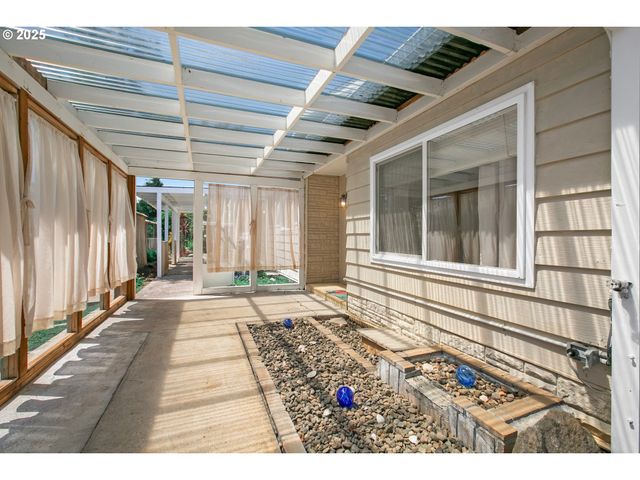 3437 Ne BENTON St, Newport, OR 97365