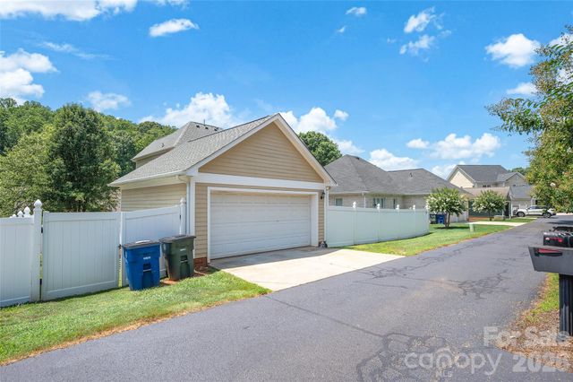 4090 Library Lane NW, Conover, NC 28613