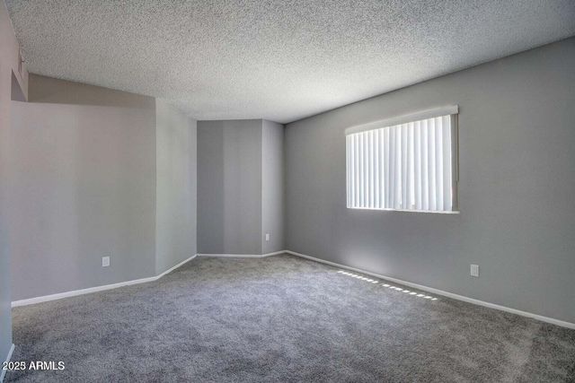 2220 W DORA Street 214, Mesa, AZ 85201