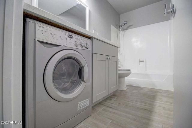 2220 W DORA Street 214, Mesa, AZ 85201