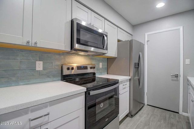 2220 W DORA Street 214, Mesa, AZ 85201