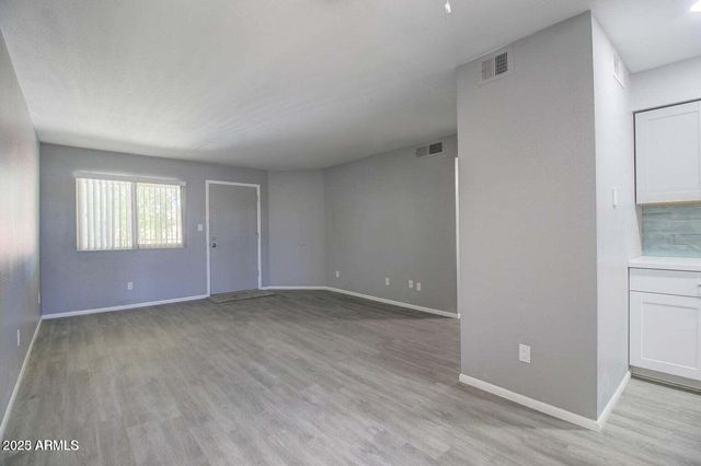 2220 W DORA Street 214, Mesa, AZ 85201