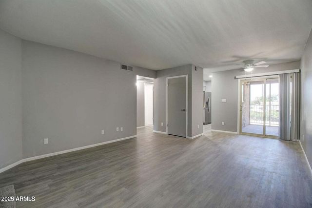 2220 W DORA Street 214, Mesa, AZ 85201