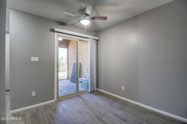 2220 W DORA Street 214, Mesa, AZ 85201