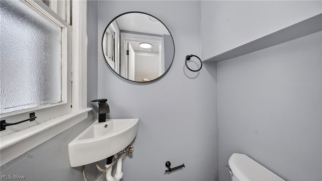 16811 Invermere Avenue, Cleveland, OH 44128