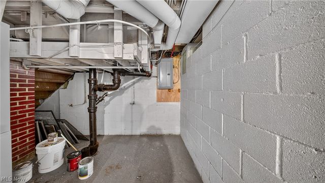 16811 Invermere Avenue, Cleveland, OH 44128