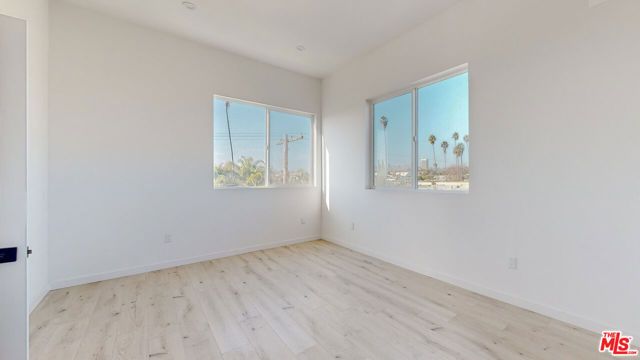 1509 S Cloverdale Avenue, Los Angeles, CA 90019