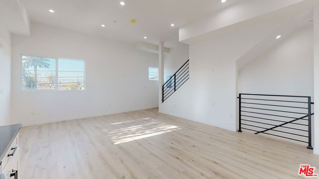 1509 S Cloverdale Avenue, Los Angeles, CA 90019