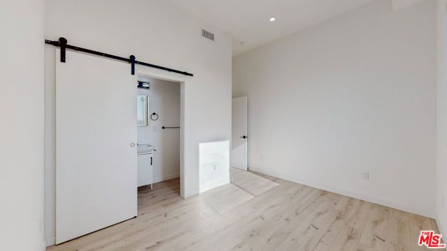 1509 S Cloverdale Avenue, Los Angeles, CA 90019