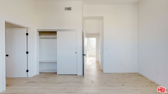1509 S Cloverdale Avenue, Los Angeles, CA 90019